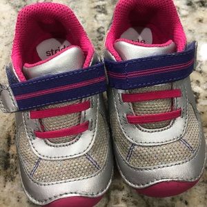 Girls sneakers stride rite